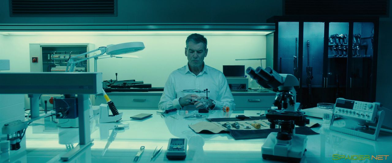 Уцелевшая / Survivor (2015) BDRip 1080p | iTunes 2 Уцелевшая / Survivor (2015) BDRip 1080p | iTunes 2