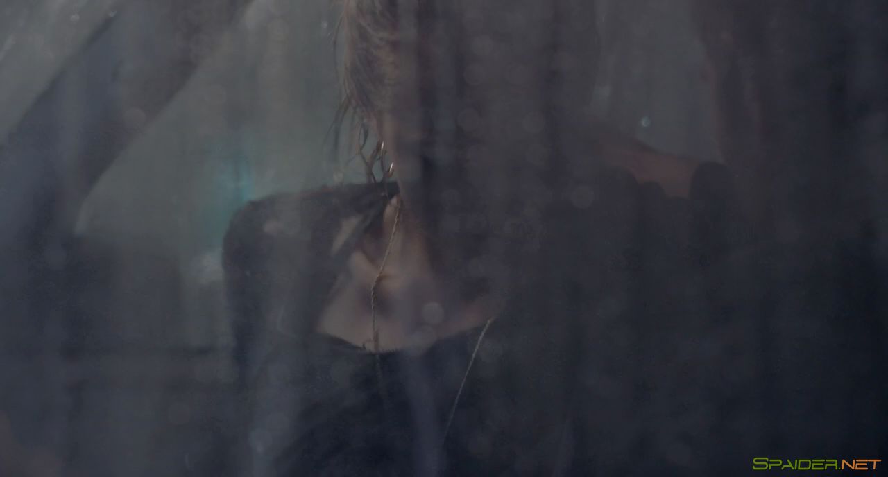 Взрослые игры / Flower (2017) WEB-DL 720p | iTunes 4 Взрослые игры / Flower (2017) WEB-DL 720p | iTunes 4