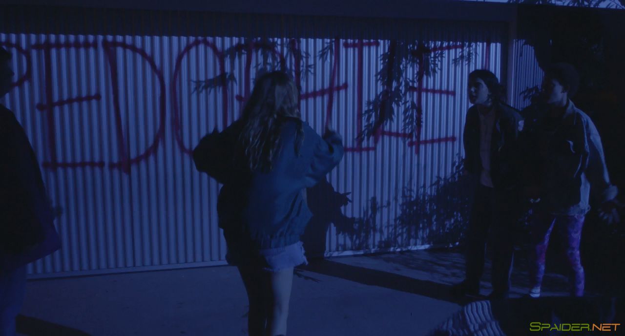 Взрослые игры / Flower (2017) WEB-DL 720p | iTunes 2 Взрослые игры / Flower (2017) WEB-DL 720p | iTunes 2