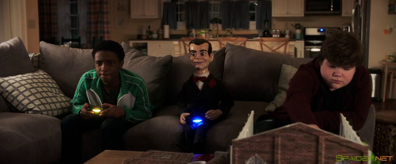 Ужастики 2: Беспокойный Хэллоуин / Goosebumps 2: Haunted Halloween (2018) WEB-DL 720p | iTunes 1 Ужастики 2: Беспокойный Хэллоуин / Goosebumps 2: Haunted Halloween (2018) WEB-DL 720p | iTunes 1