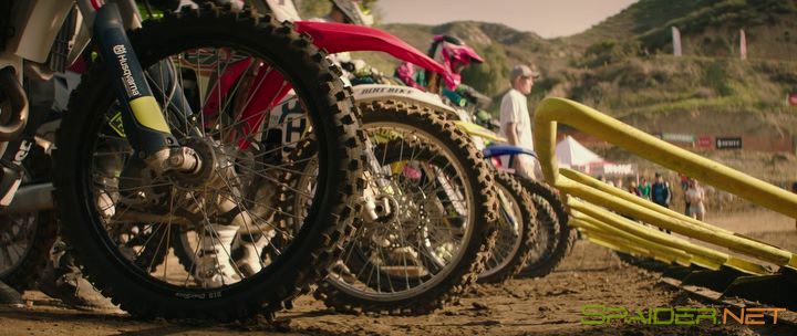 Аксель / A.X.L. (2018) BDRip | iTunes 0 Аксель / A.X.L. (2018) BDRip | iTunes 0