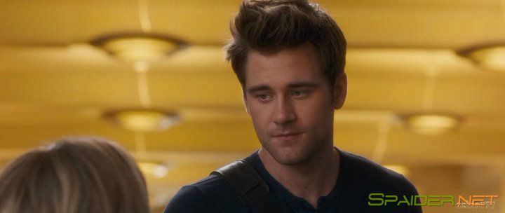 Душа компании / Life of the Party (2018) WEB-DLRip | L 1 Душа компании / Life of the Party (2018) WEB-DLRip | L 1